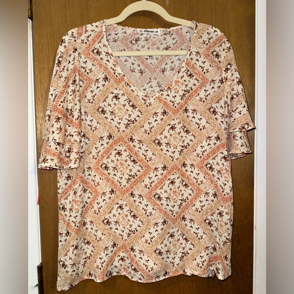 Macaron Floral V-Neck Top, Size M